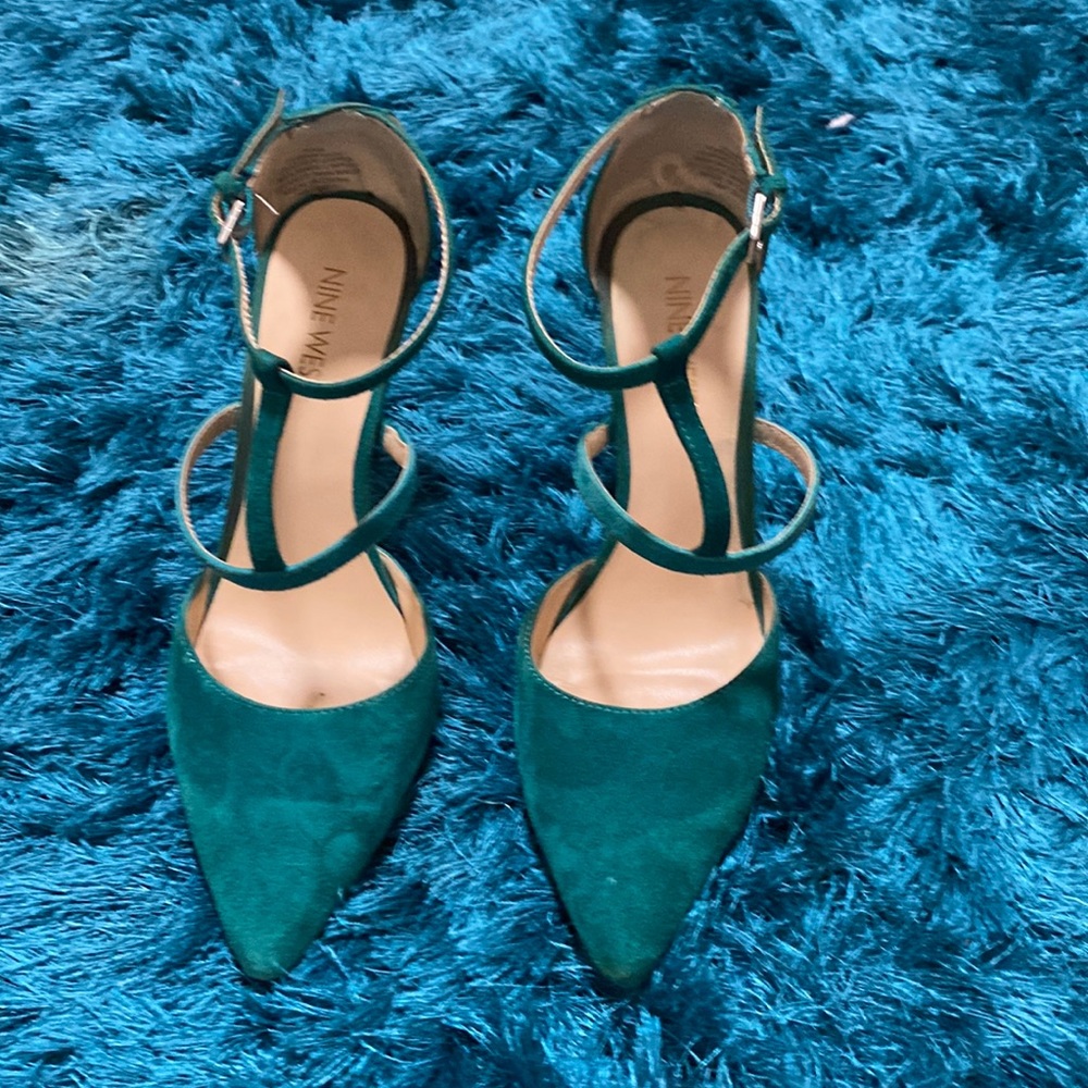 Nine West turquoise pumps